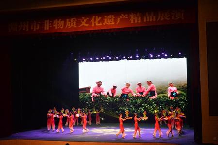 采茶戏经典剧目《茶篮灯》在2015年赣州市春节文化活动“非遗精品节目展演”中再次演出